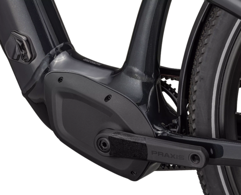 90425-20_COMO-50-IGH-UL-CSTBLK-FLKSIL_D5-MOTOR